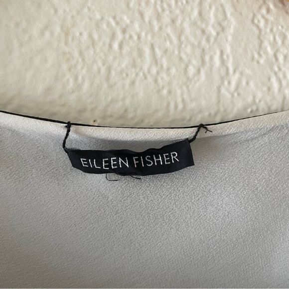 Eileen Fisher Reversible Silk Crepe de Chine Asymmetric Top - Picture 4 of 8